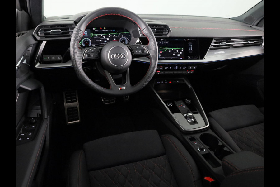 Audi A3 Sportback 40 TFSI e S edition 204 pk S-tronic | Verlengde garantie | Navigatie | Trekhaak (afneembaar) | Parkeersensoren (Park assist) | Adaptieve cruise control | Stoelverwarming | S-line |