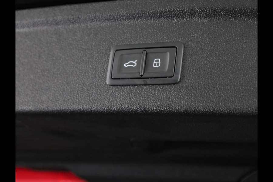 Audi A3 Sportback 40 TFSI e S edition 204 pk S-tronic | Verlengde garantie | Navigatie | Trekhaak (afneembaar) | Parkeersensoren (Park assist) | Adaptieve cruise control | Stoelverwarming | S-line |