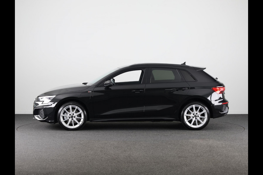 Audi A3 Sportback 40 TFSI e S edition 204 pk S-tronic | Verlengde garantie | Navigatie | Trekhaak (afneembaar) | Parkeersensoren (Park assist) | Adaptieve cruise control | Stoelverwarming | S-line |