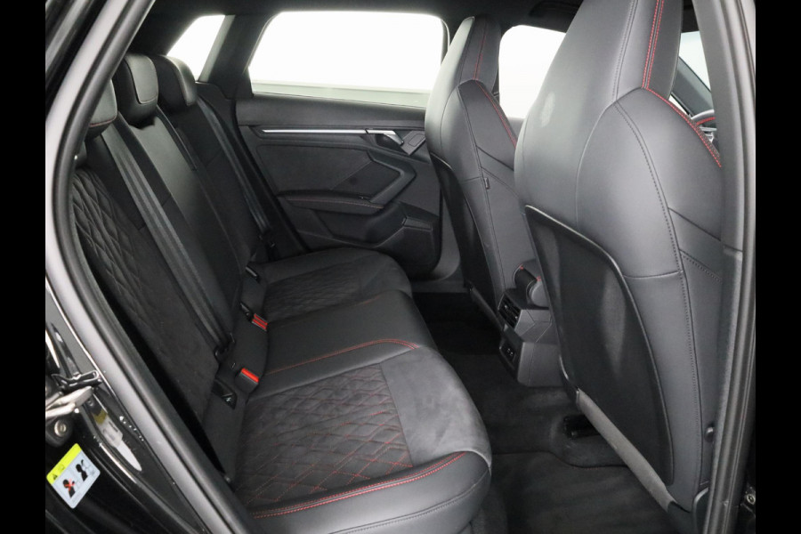 Audi A3 Sportback 40 TFSI e S edition 204 pk S-tronic | Verlengde garantie | Navigatie | Trekhaak (afneembaar) | Parkeersensoren (Park assist) | Adaptieve cruise control | Stoelverwarming | S-line |