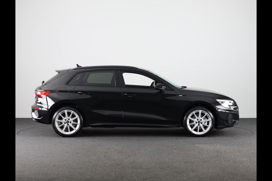Audi A3 Sportback 40 TFSI e S edition 204 pk S-tronic | Verlengde garantie | Navigatie | Trekhaak (afneembaar) | Parkeersensoren (Park assist) | Adaptieve cruise control | Stoelverwarming | S-line |