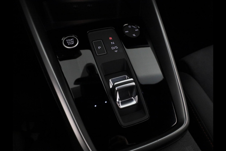 Audi A3 Sportback 40 TFSI e S edition 204 pk S-tronic | Verlengde garantie | Navigatie | Trekhaak (afneembaar) | Parkeersensoren (Park assist) | Adaptieve cruise control | Stoelverwarming | S-line |