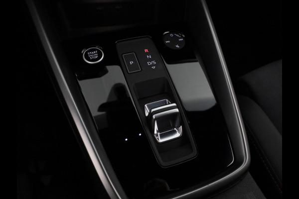 Audi A3 Sportback 40 TFSI e S edition 204 pk S-tronic | Verlengde garantie | Navigatie | Trekhaak (afneembaar) | Parkeersensoren (Park assist) | Adaptieve cruise control | Stoelverwarming | S-line |