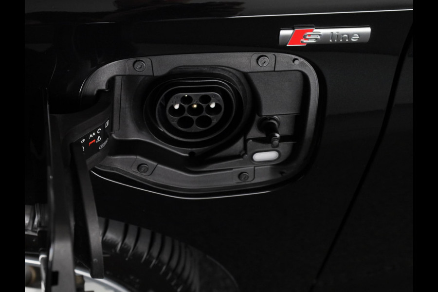 Audi A3 Sportback 40 TFSI e S edition 204 pk S-tronic | Verlengde garantie | Navigatie | Trekhaak (afneembaar) | Parkeersensoren (Park assist) | Adaptieve cruise control | Stoelverwarming | S-line |