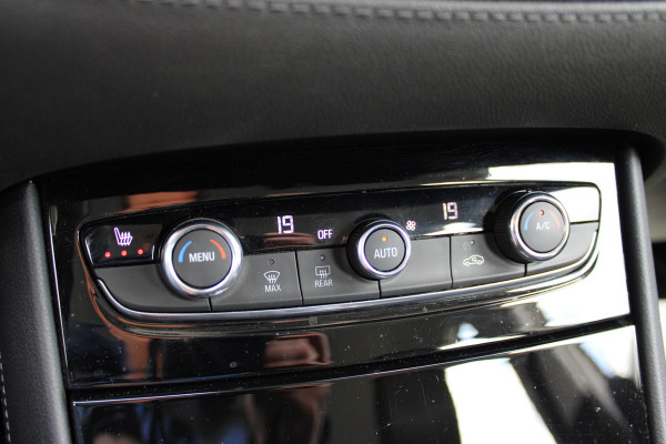 Opel Grandland X 1.6 Turbo Hybrid4 Ultimate | Trekhaak | Camera | Stoelverwarming