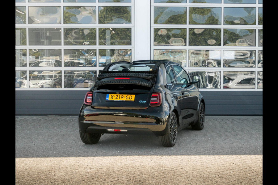 Fiat 500E CABRIO La Prima 42 kWh | By Bocelli | Leder | 17" | Navi | Winter Pack |