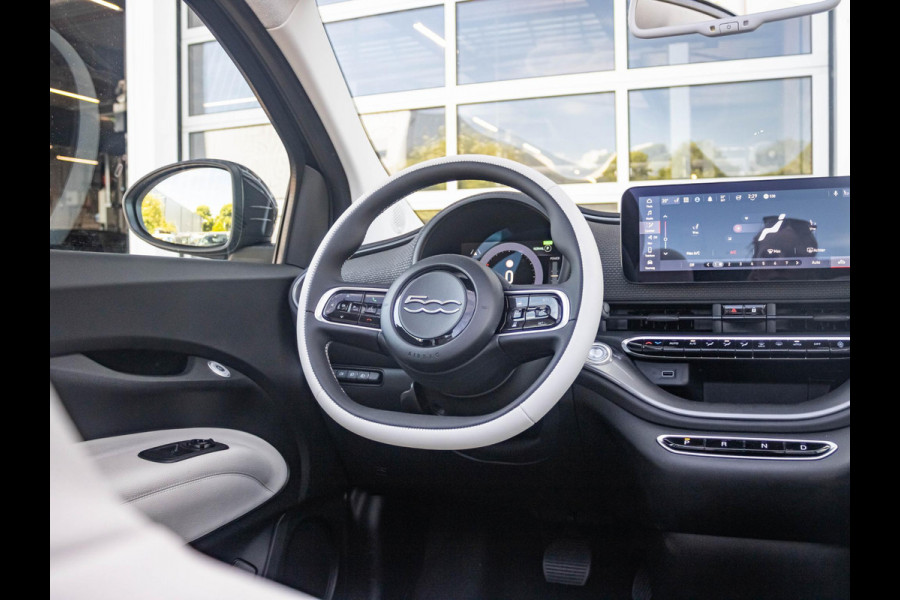 Fiat 500E CABRIO La Prima 42 kWh | By Bocelli | Leder | 17" | Navi | Winter Pack |