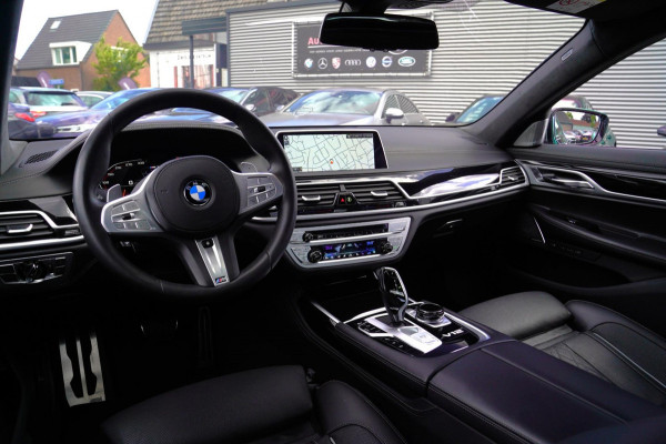BMW 7 Serie M760Li xDrive High Executive | Massage | TV | Koelbox | HuD | BMW Drive Assisted | 360 cam | Stoelkoeling | Bowers |