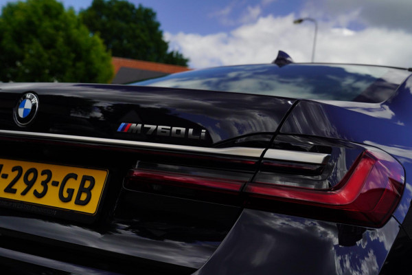 BMW 7 Serie M760Li xDrive High Executive | Massage | TV | Koelbox | HuD | BMW Drive Assisted | 360 cam | Stoelkoeling | Bowers |