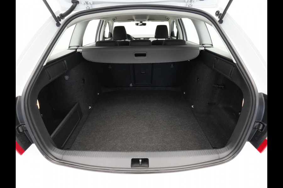 Škoda Octavia Combi 1.5 TSI 150pk DSG Greentech Ambition Navigatie Carplay Clima Pdc Cruise DAB 201
