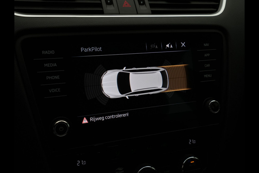 Škoda Octavia Combi 1.5 TSI 150pk DSG Greentech Ambition Navigatie Carplay Clima Pdc Cruise DAB 201
