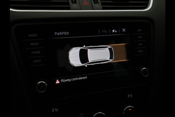 Škoda Octavia Combi 1.5 TSI 150pk DSG Greentech Ambition Navigatie Carplay Clima Pdc Cruise DAB 201