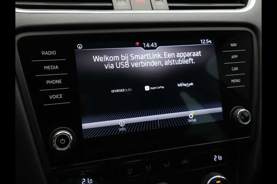 Škoda Octavia Combi 1.5 TSI 150pk DSG Greentech Ambition Navigatie Carplay Clima Pdc Cruise DAB 201