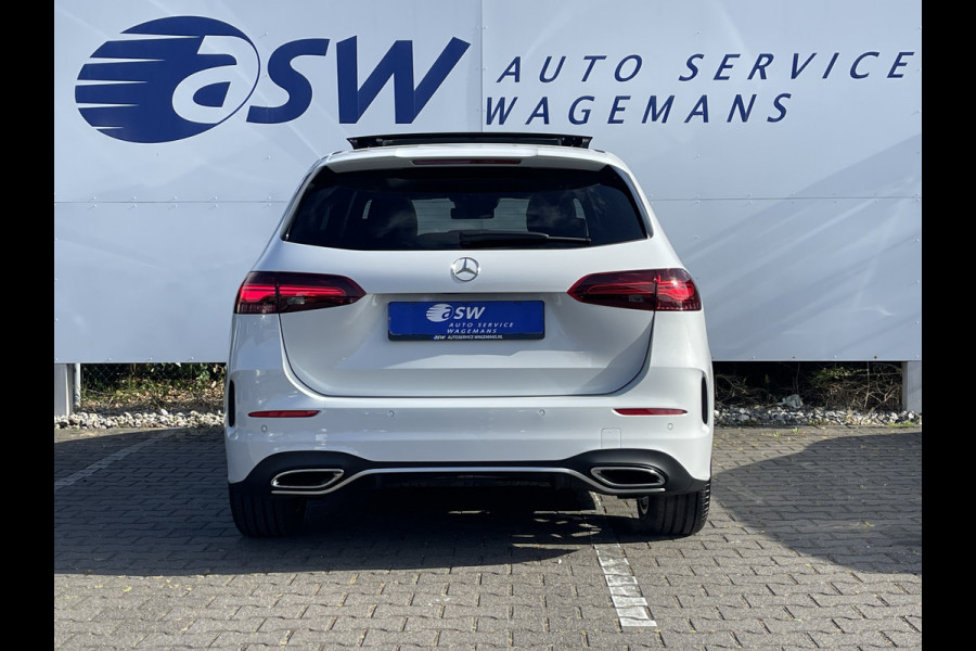 Mercedes-Benz B-Klasse 200 AMG Line | Pano | Trekhaak | Camera | Ambient Light | Dodehoek | Keyless