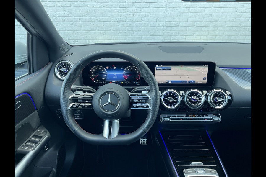 Mercedes-Benz B-Klasse 200 AMG Line | Pano | Trekhaak | Camera | Ambient Light | Dodehoek | Keyless