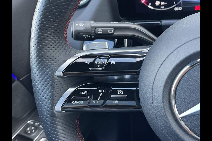 Mercedes-Benz B-Klasse 200 AMG Line | Pano | Trekhaak | Camera | Ambient Light | Dodehoek | Keyless