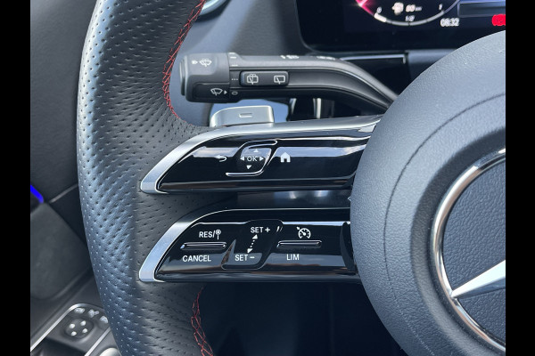Mercedes-Benz B-Klasse 200 AMG Line | Pano | Trekhaak | Camera | Ambient Light | Dodehoek | Keyless