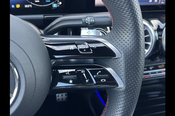 Mercedes-Benz B-Klasse 200 AMG Line | Pano | Trekhaak | Camera | Ambient Light | Dodehoek | Keyless