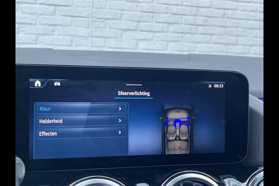 Mercedes-Benz B-Klasse 200 AMG Line | Pano | Trekhaak | Camera | Ambient Light | Dodehoek | Keyless
