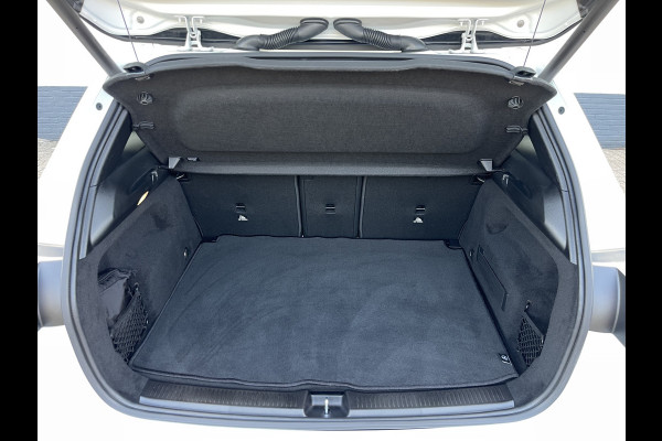 Mercedes-Benz B-Klasse 200 AMG Line | Pano | Trekhaak | Camera | Ambient Light | Dodehoek | Keyless