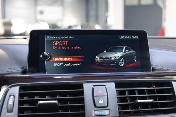 BMW 4 Serie Coupé 440i M-Sport ARMYTRIX/LED/SCHUIFDAK/LEER+S.VERWARMING/20" LMV/CAM/CRUISE/ECC/12 MND GARANTIE!