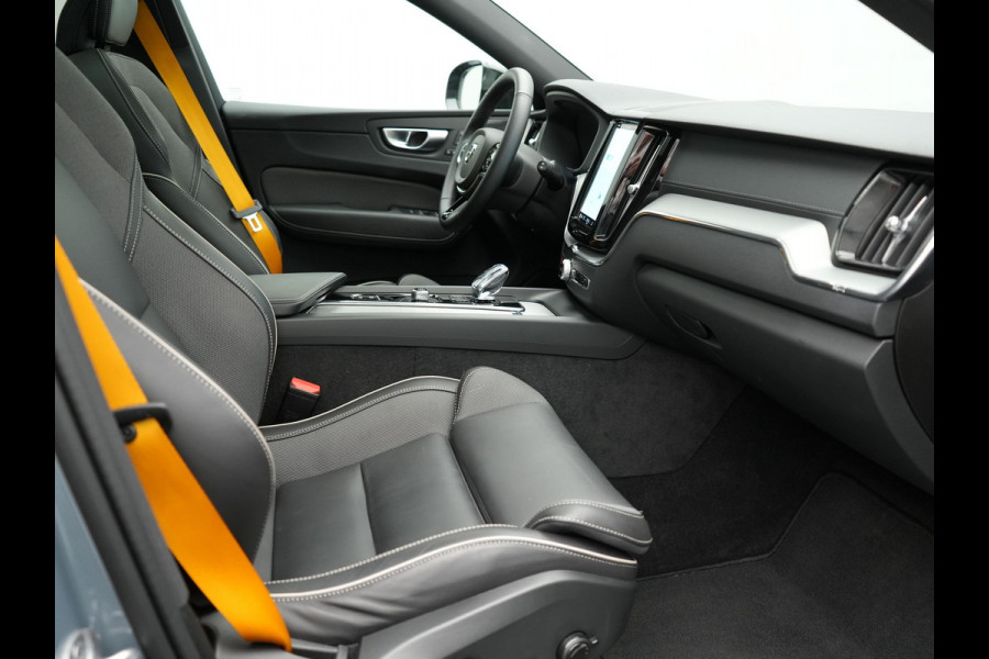 Volvo XC60 T8 AWD Polestar Engineered Plug in Hybrid 455pk Long Range Thunder Grey PHEV |  Panodak | Lederen Sportstoelen Memory | Google Assistant | Pilot Assist | Harman Kardon | Head Up | Adaptive Cruise | L.M. 21" | Virtual | 360 Camera | Navigatie | Apple Carplay |