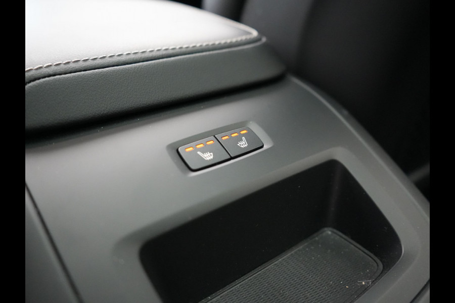 Volvo XC60 T8 AWD Polestar Engineered Plug in Hybrid 455pk Long Range Thunder Grey PHEV |  Panodak | Lederen Sportstoelen Memory | Google Assistant | Pilot Assist | Harman Kardon | Head Up | Adaptive Cruise | L.M. 21" | Virtual | 360 Camera | Navigatie | Apple Carplay |