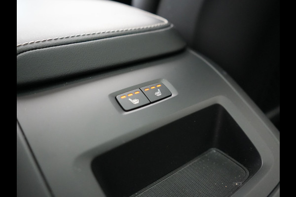 Volvo XC60 T8 AWD Polestar Engineered Plug in Hybrid 455pk Long Range Thunder Grey PHEV |  Panodak | Lederen Sportstoelen Memory | Google Assistant | Pilot Assist | Harman Kardon | Head Up | Adaptive Cruise | L.M. 21" | Virtual | 360 Camera | Navigatie | Apple Carplay |