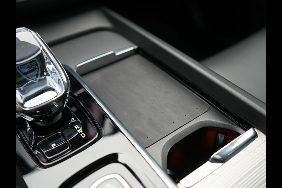 Volvo XC60 T8 AWD Polestar Engineered Plug in Hybrid 455pk Long Range Thunder Grey PHEV |  Panodak | Lederen Sportstoelen Memory | Google Assistant | Pilot Assist | Harman Kardon | Head Up | Adaptive Cruise | L.M. 21" | Virtual | 360 Camera | Navigatie | Apple Carplay |