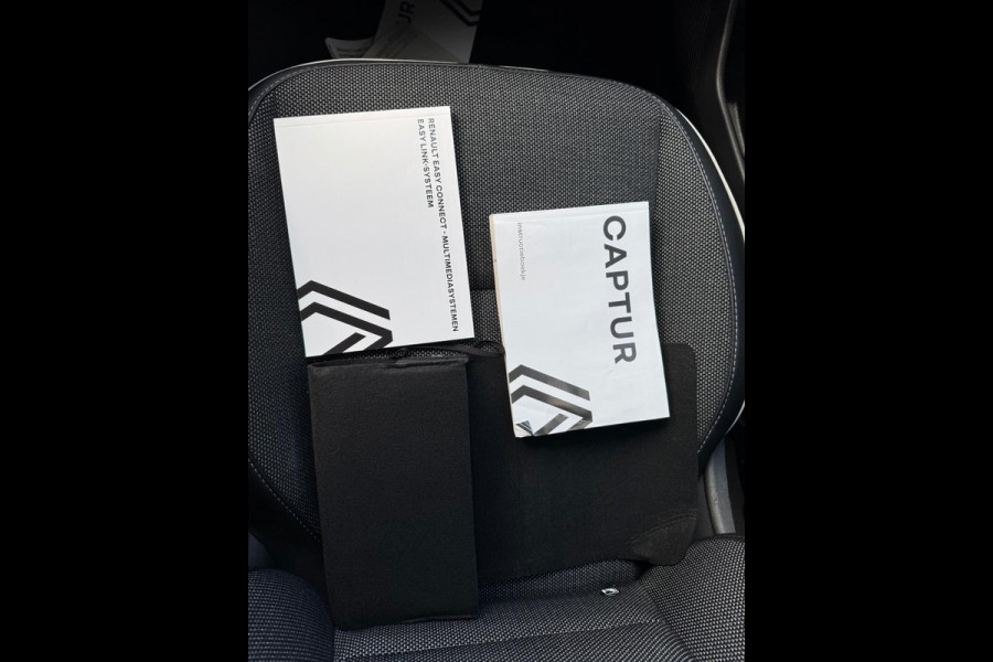 Renault Captur TCe 90 Intens Groot navi / Camera / P-sensoren V&A / Dakdragers / Apple Car Play & Android Auto