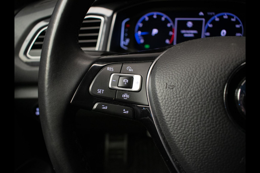 Volkswagen T-Roc 1.5 TSI Sport (APPLE CARPLAY,NAVI,LED,XENON,DIGITALE DASH,STOELVERWARMING,PDC,CRUISE,CLIMATE,NETTESTAAT))