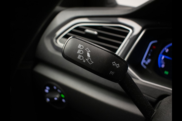 Volkswagen T-Roc 1.5 TSI Sport (APPLE CARPLAY,NAVI,LED,XENON,DIGITALE DASH,STOELVERWARMING,PDC,CRUISE,CLIMATE,NETTESTAAT))