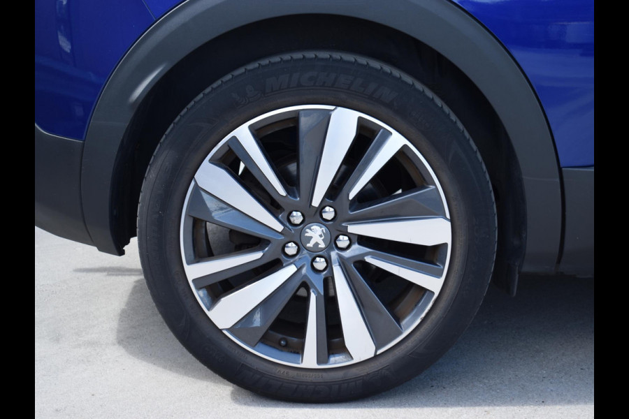 Peugeot 3008 1.2 PureTech Allure NIEUWE DISTRIBUTIE | TREKHAAK | ACHTERUITRIJCAMERA MET SENSOREN | NAVIGATIE | E.C.C. |