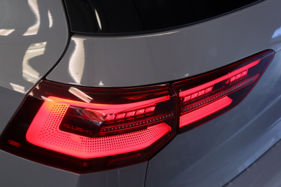 Volkswagen Golf 2.0 TSI GTI VCP Panorama Head up Navigatie Harman Kardon sfeerverlichting  camera