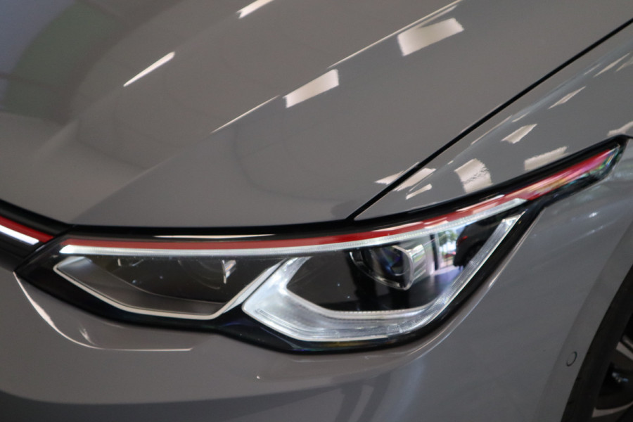 Volkswagen Golf 2.0 TSI GTI VCP Panorama Head up Navigatie Harman Kardon sfeerverlichting  camera