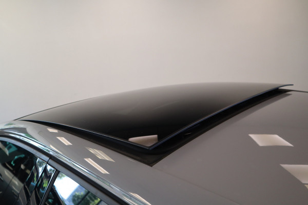 Volkswagen Golf 2.0 TSI GTI VCP Panorama Head up Navigatie Harman Kardon sfeerverlichting  camera