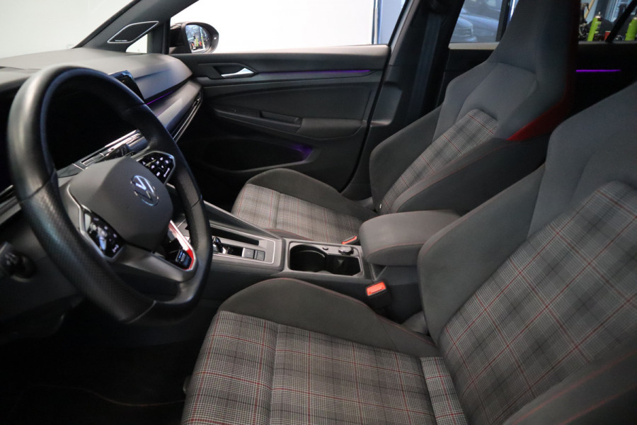 Volkswagen Golf 2.0 TSI GTI VCP Panorama Head up Navigatie Harman Kardon sfeerverlichting  camera