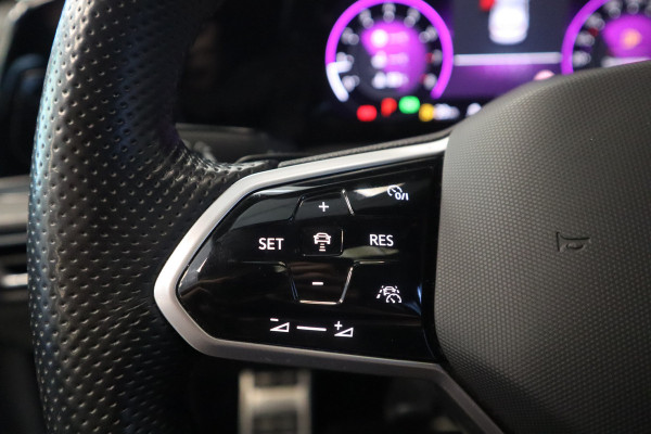 Volkswagen Golf 2.0 TSI GTI VCP Panorama Head up Navigatie Harman Kardon sfeerverlichting  camera