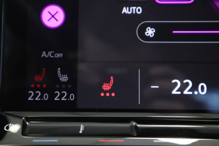 Volkswagen Golf 2.0 TSI GTI VCP Panorama Head up Navigatie Harman Kardon sfeerverlichting  camera