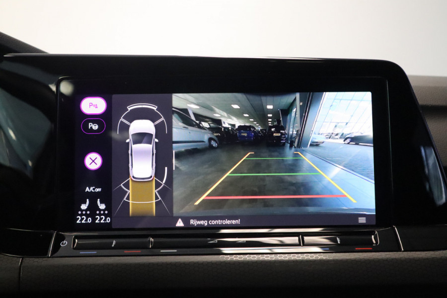 Volkswagen Golf 2.0 TSI GTI VCP Panorama Head up Navigatie Harman Kardon sfeerverlichting  camera
