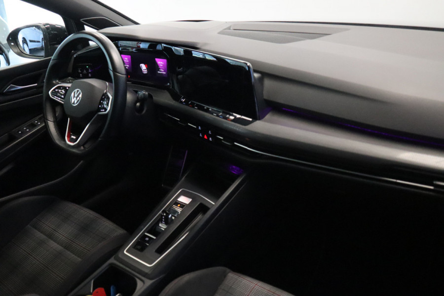Volkswagen Golf 2.0 TSI GTI VCP Panorama Head up Navigatie Harman Kardon sfeerverlichting  camera