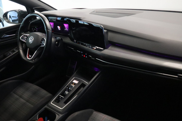 Volkswagen Golf 2.0 TSI GTI VCP Panorama Head up Navigatie Harman Kardon sfeerverlichting  camera
