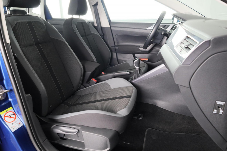 Volkswagen Polo 1.0 TSI Style 95 pk | Navigatie | LM-velgen|Parkeersensoren | Digital display| Adaptieve cruise control|