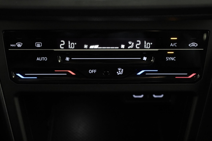 Volkswagen Polo 1.0 TSI Style 95 pk | Navigatie | LM-velgen|Parkeersensoren | Digital display| Adaptieve cruise control|