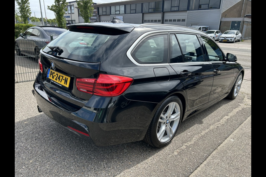 BMW 3 Serie Touring 320i Sp.L Exec.