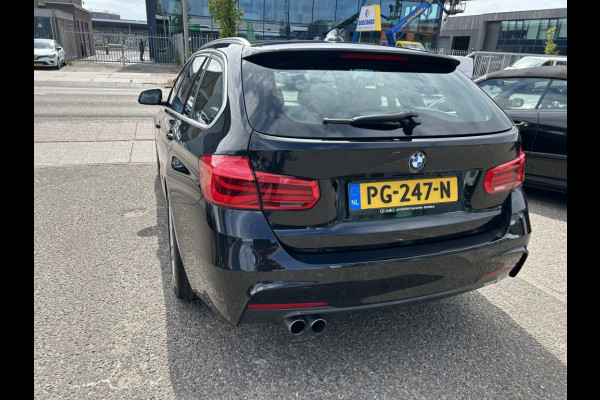 BMW 3 Serie Touring 320i Sp.L Exec.