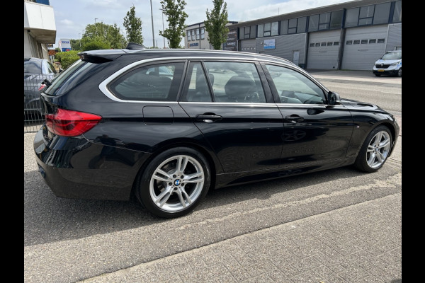 BMW 3 Serie Touring 320i Sp.L Exec.