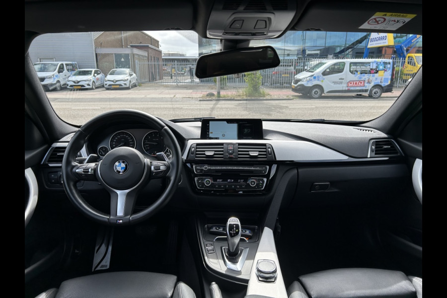 BMW 3 Serie Touring 320i Sp.L Exec.