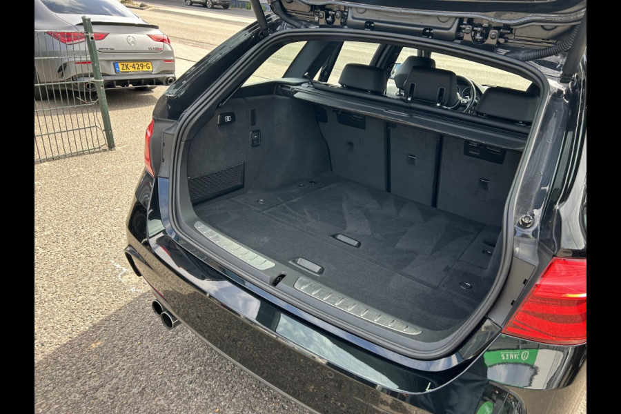 BMW 3 Serie Touring 320i Sp.L Exec.