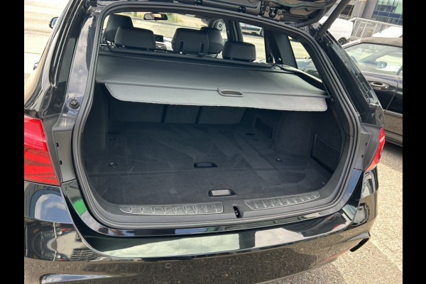 BMW 3 Serie Touring 320i Sp.L Exec.